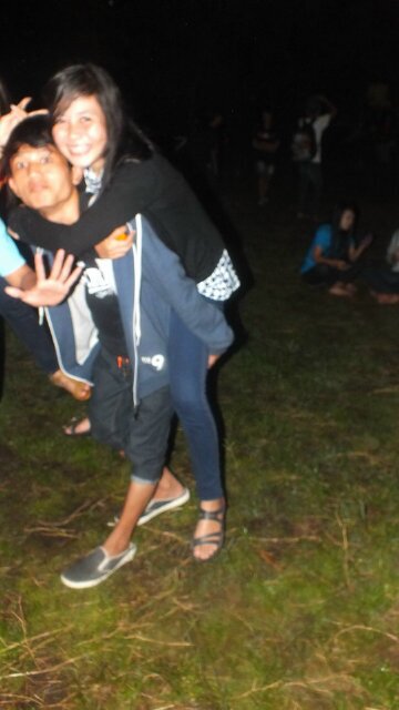 Senyum manis mu sellu teringat @naully :)