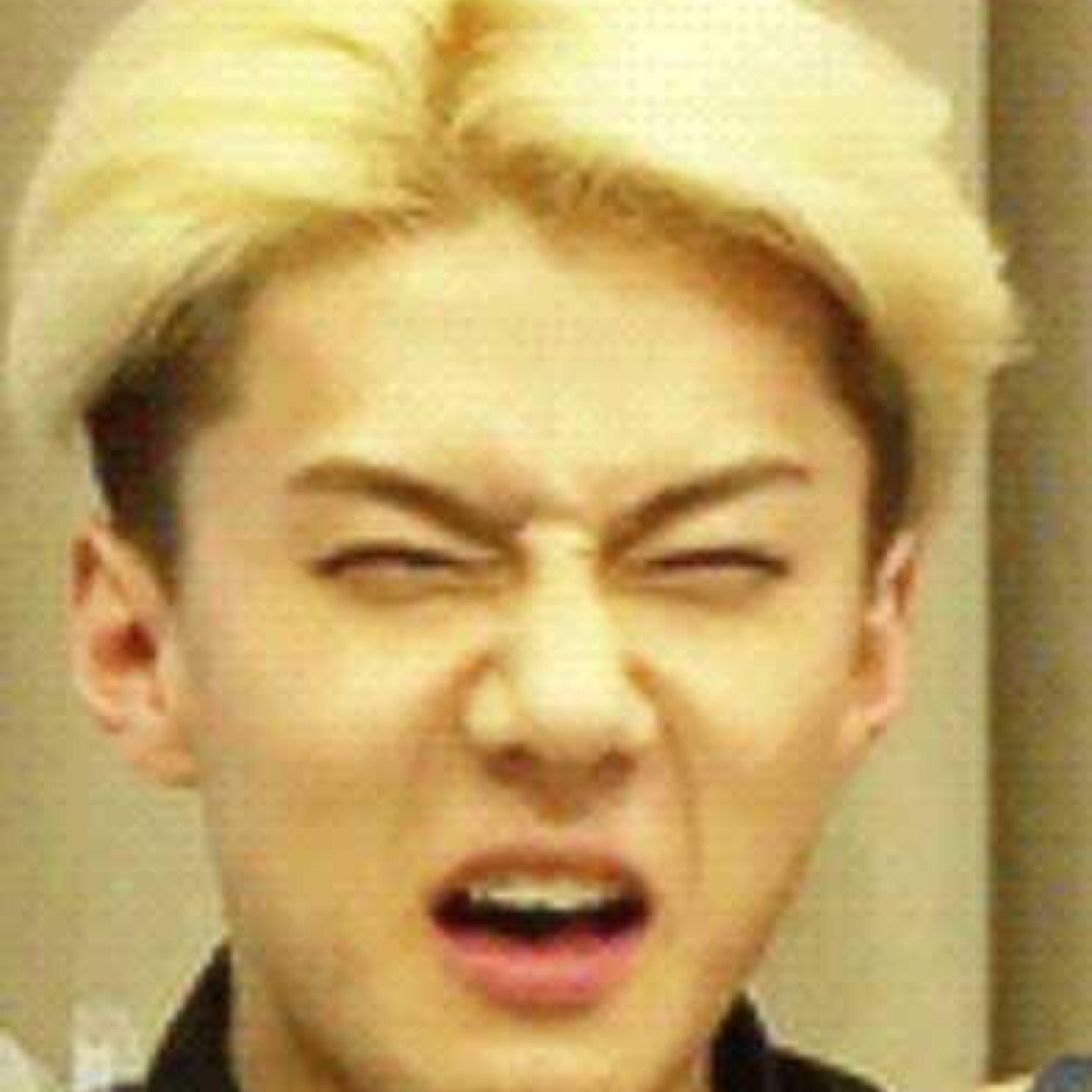 DONT FOLLBACK THIS ACC PLS FOLLOW @Sthunnie THANKS~ yehet || I'll give u 1 more follow if u follow @Sthunnie IM CHECKING:) THANKYOU and be patient~