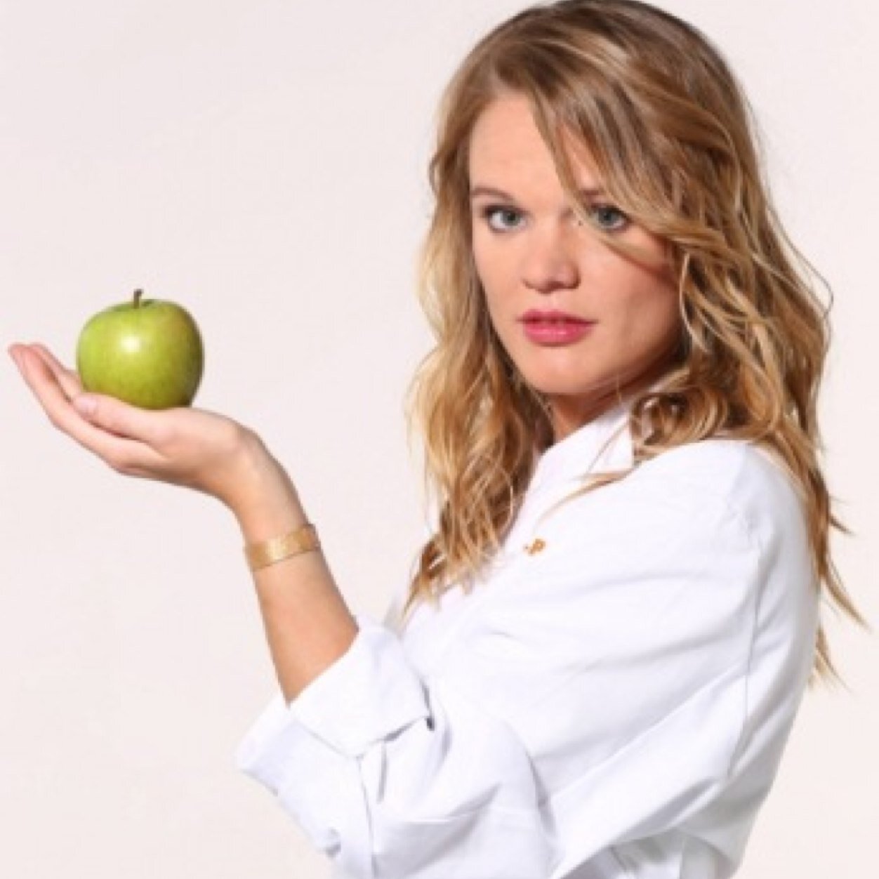 TiffanyTopChef's profile picture. Enjoy  life & savour Food.
Sinon J'ai participe a Top Chef 2011 et j aime les crepes! Hihi