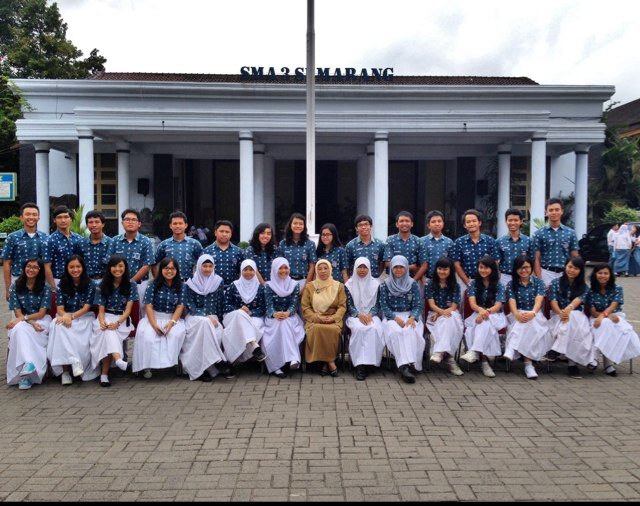 Official twitter XII IPA 1 SMA N 3 Semarang Angkatan 2013/2014.