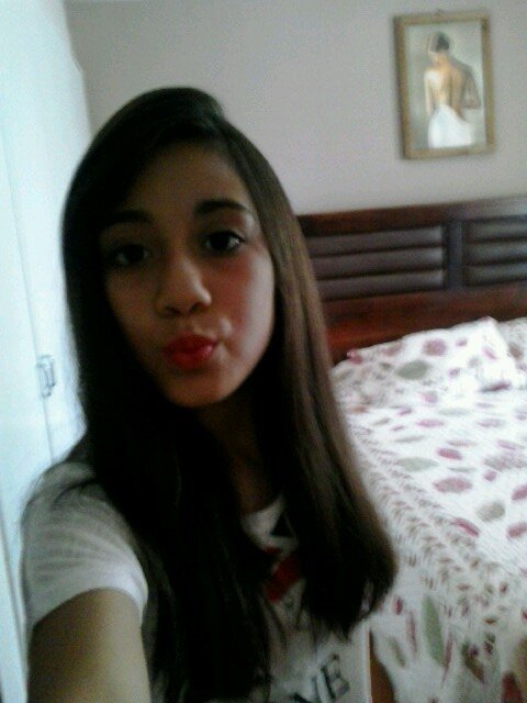 I'm catalina, I'm directioner and 5sosfandom . i like a pizza and the music :3.I LOVE DJS (CALVIN HARRIS)  I LOVE ELLIE GOULDING ♡♥♡♥