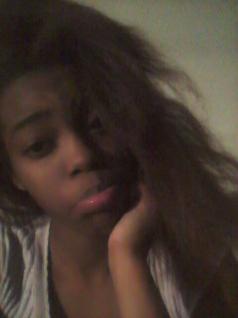 bisexual and tweet what i feel ig:monii_kisses new to there:) kik:spoiled_me16 nt 16 btw