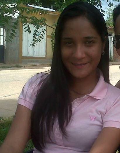 vanessarubensz's profile picture. unica :* ''No quiere un amor a medias, rasgado, partido por la mitad. Ha luchado y sufrido tanto que merece algo entero.., INDESCTRUCTIBLE'' ❤