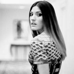 An actress from Kentucky best known for playing a certain female detective who uses the word fuck a lot. Like a hell of a lot (NOT @J2thecarpenter 18+RP)