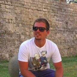 julianito_at's profile picture. 