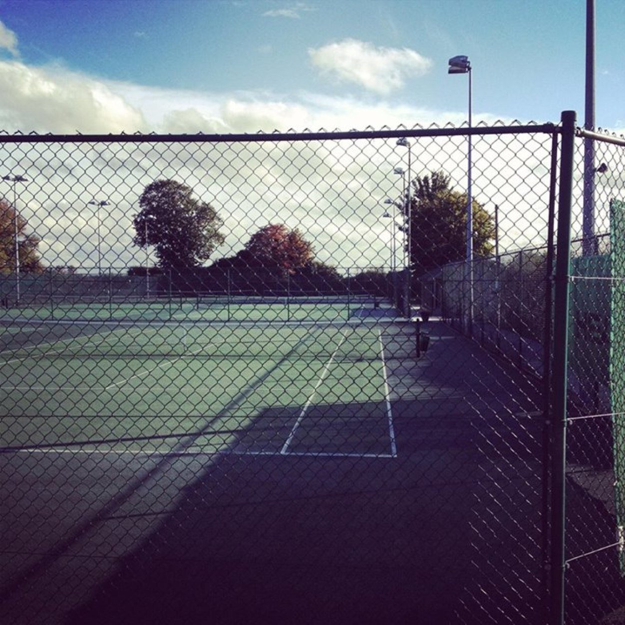 WargraveTC is a very friendly village club that welcomes all standards of players. We also off an extensive coaching programme run by our GDT coaches @Tennisgdt