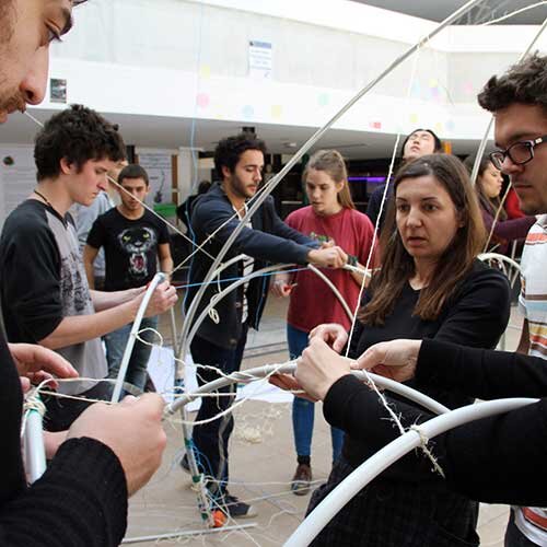 Could the Future of Architecture emerge from Social Networks?