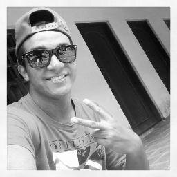 16 anos , santista ,moro em praia grande, me segue sigo de volta