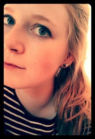 dinogruetze's profile picture. she/her 🦐