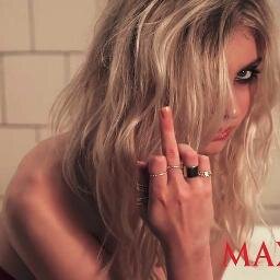 É zombie? Ama a @TaylorMomsen ? Ama The Pretty Reckless ? então ta esperando oque pra seguir aqui ? vai,vai !  × × × ×