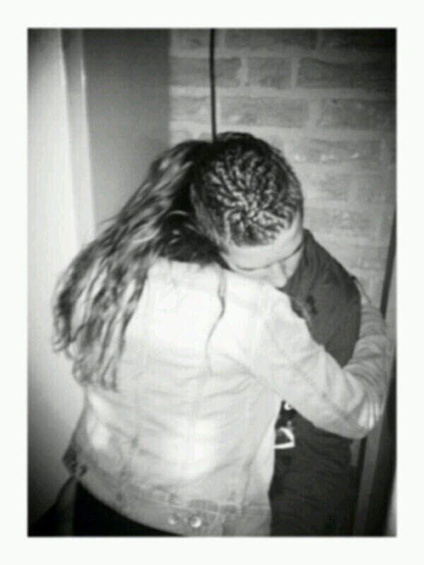 love basketbal, hardstyle, hardcore,  
love mijn meisje @Romykroon1 
ik hou van je xxx