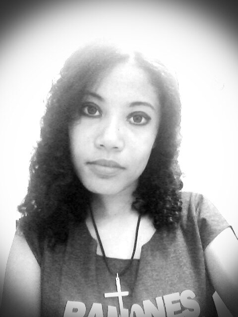 amo rock,musica clasica e heavy metal...
i´m gothic...sou gotica... gosto de literatura,  autores favorite sao Alvarez de Azevedo,Edgar Allan Poe e Lord Byron.
