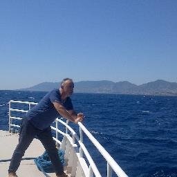 Bütün kendimi adadıklarım,ömrümce,ansızın zenginleşip beni harcamaktalar.