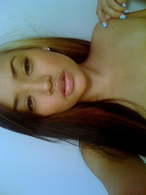 IsabelitaLeyes's profile picture. A rule of thumb for relationships: if you're not smiling, laughing or making good memories, you should probably leave.