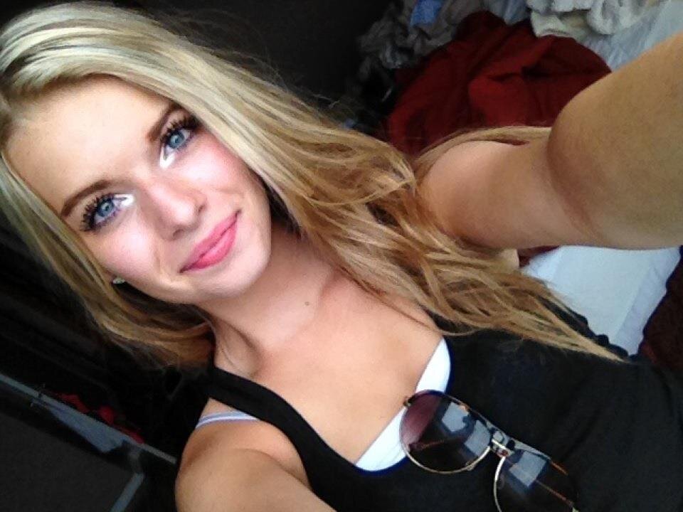 ArlueneHandscom's profile picture. Tight hugs