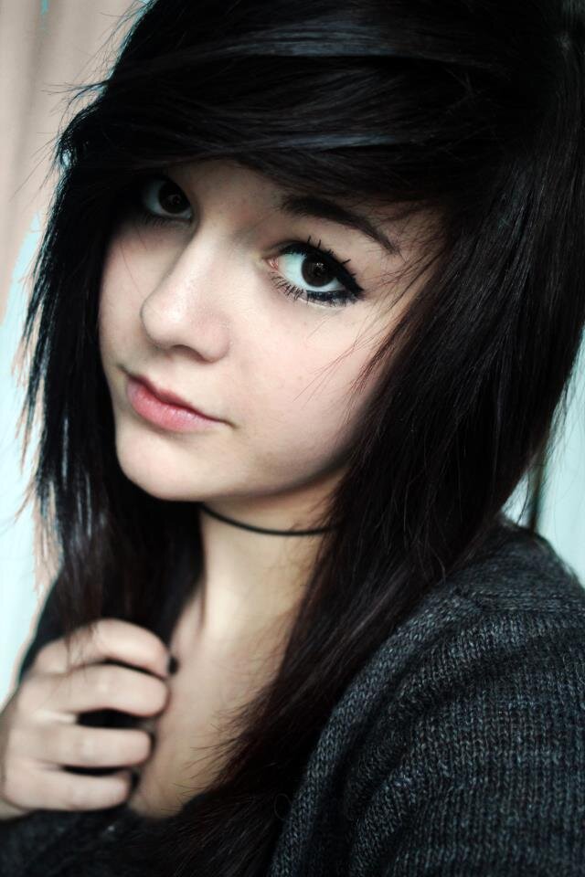 Im an awesome singer and i like mac and cheese :)