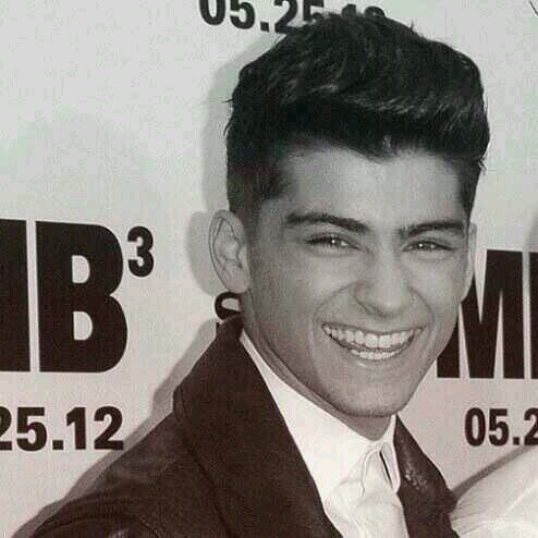 hey bby I just gave u a free follow so it would mean a lot if u could follow @tenderizayn ily :) x