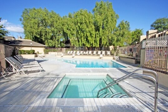 River Ranch offers residents an excellent combination of location & quality within a well-designed Simi Valley apartment community.