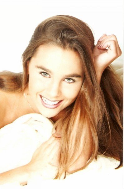 Laura_Siebert's profile picture. Just an average girl in this crazy, messed up world.....