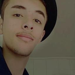 17 anos, brasileiro, boylieber. Sua felicidade depende de suas escolhas.