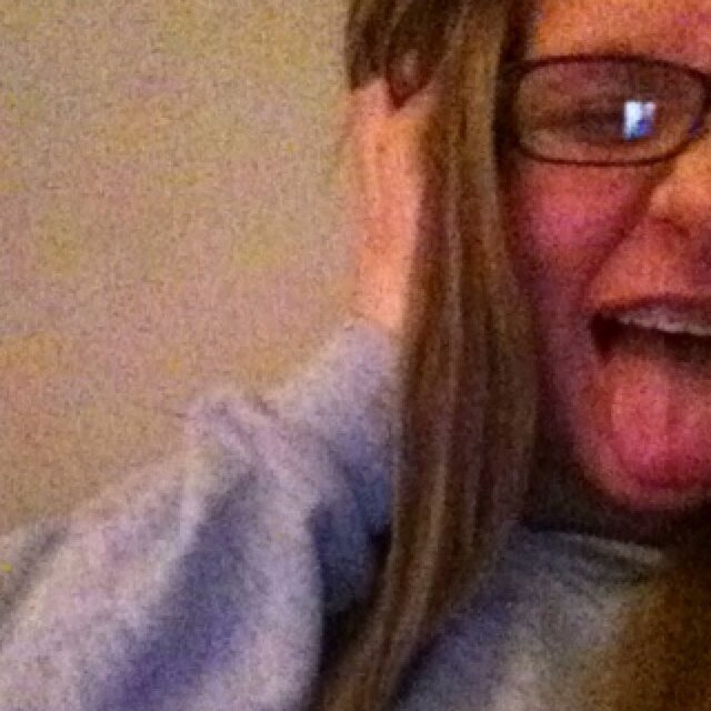 Ashleyy here(; I love Black Veil Brides. Slipknot.Five Finger death punch.sleeping with sirens. Dont like that? Fuck you. Emo boys? hawt(; Single(;