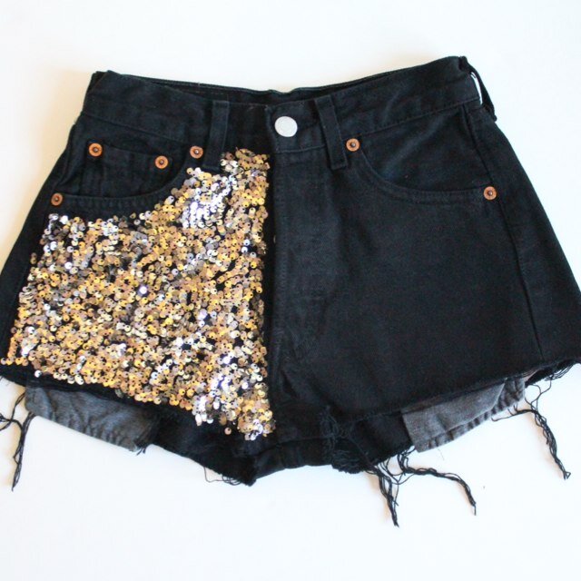 CUSTOM MADE  VINTAGE  SHORTS

Based in Jersey, channel islands and London