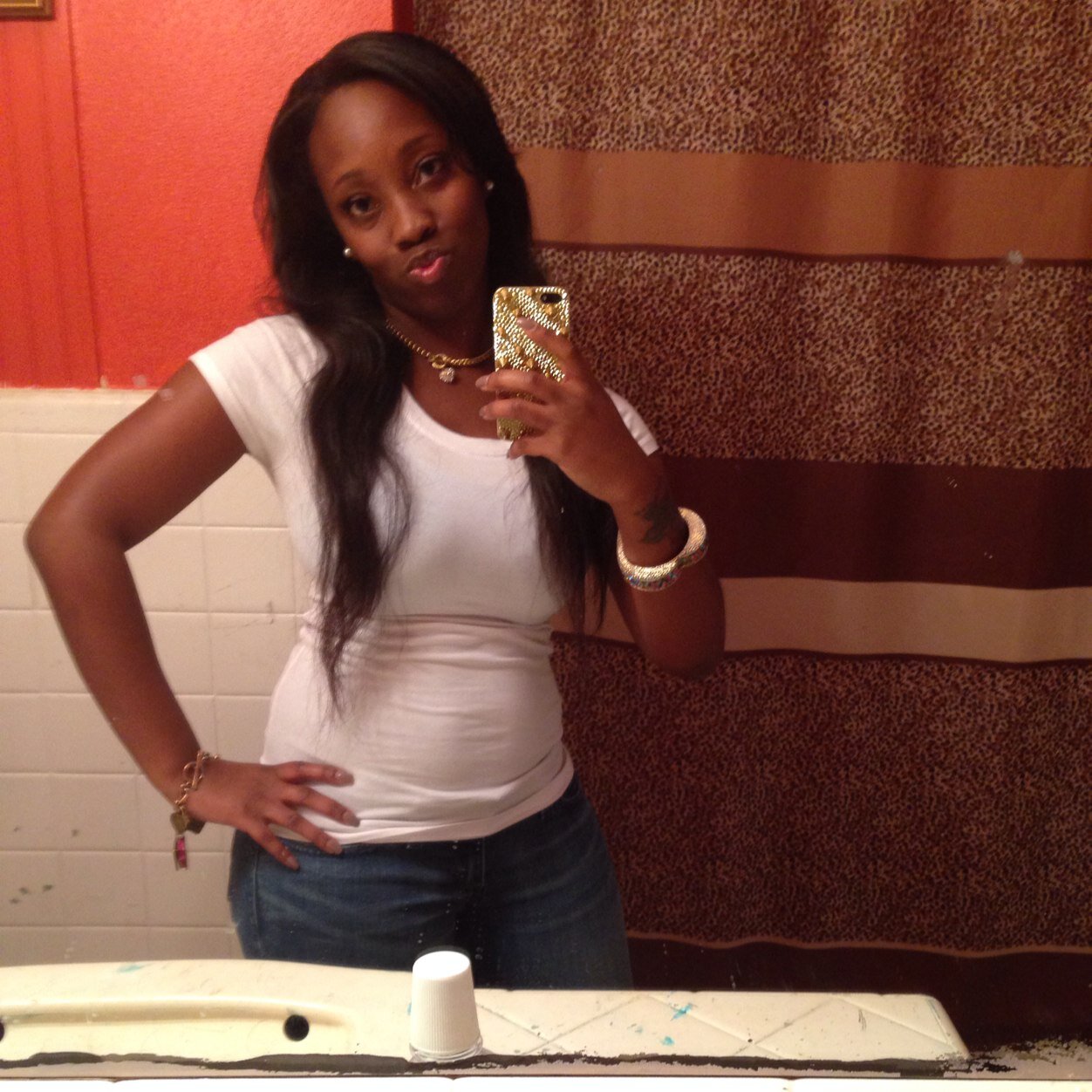 CrystalRoberson's profile picture. My word is my bond and that's all you have in the end!! I love my family and I always keep them first