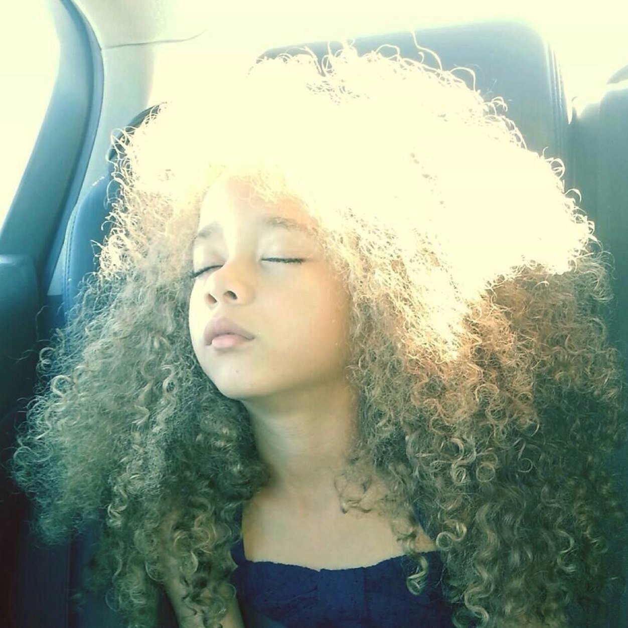 truee_tweetssx's profile picture. ik schrijf true tweets over alles.