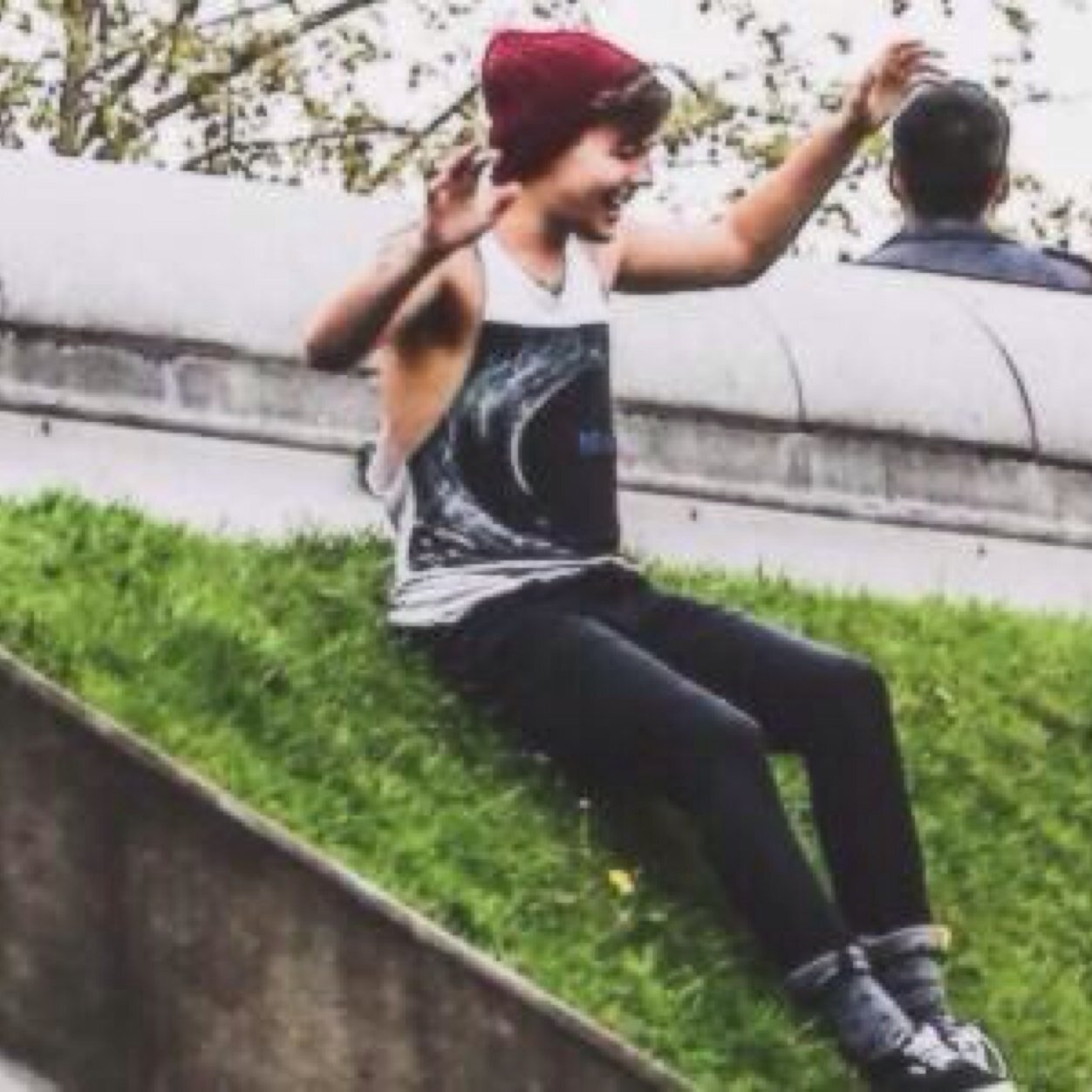 Free follow from @tomlinversity ♡