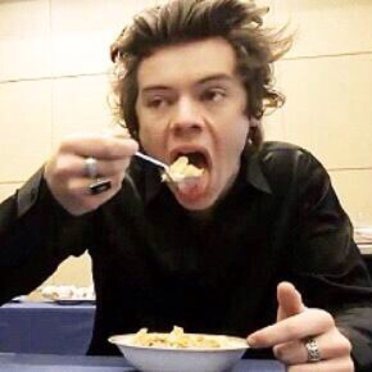 Free follow from @tomlinversity ♡