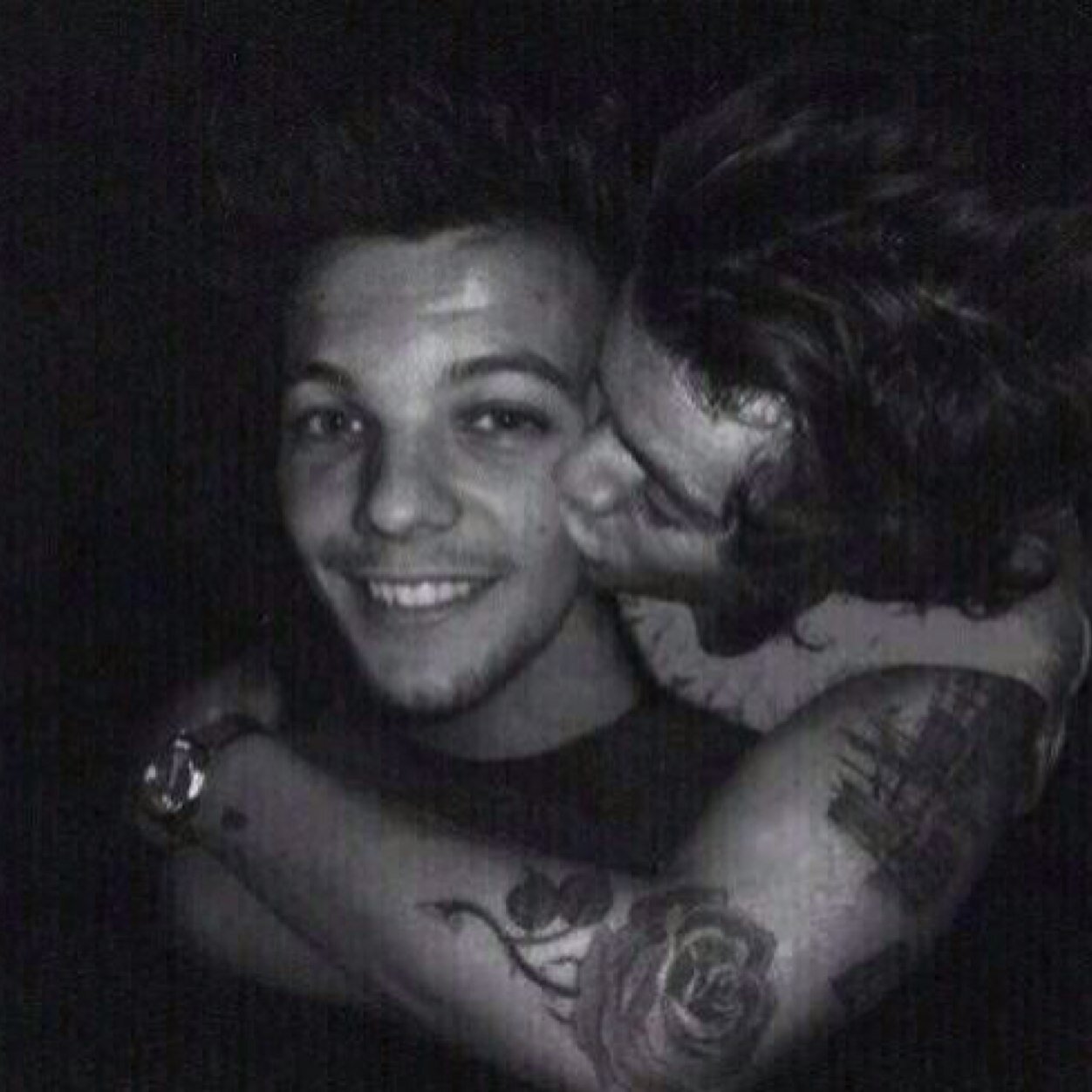 Free follow from @tomlinversity ♡