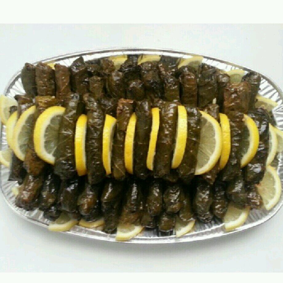 ‏اطبخ جميع الأكلات الشعبية وغيرها وجميع انواع المقبلات ويوجد لدينا مفرزنات للطلب قبل يومين علئ الرقم التالي0569209560
