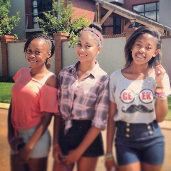 Please follow me.. I follow back.. Promise ♥