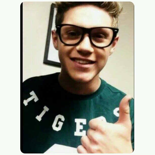 follow @narryystagam