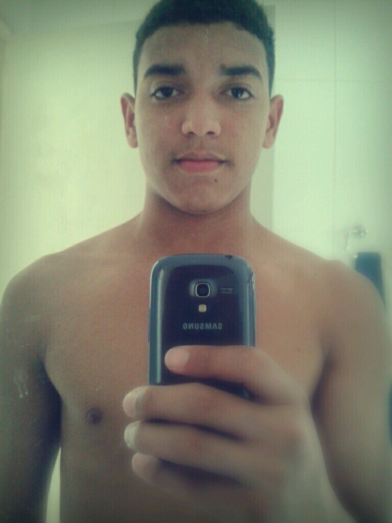 Me decepcionando cada dia mais com as pessoas.