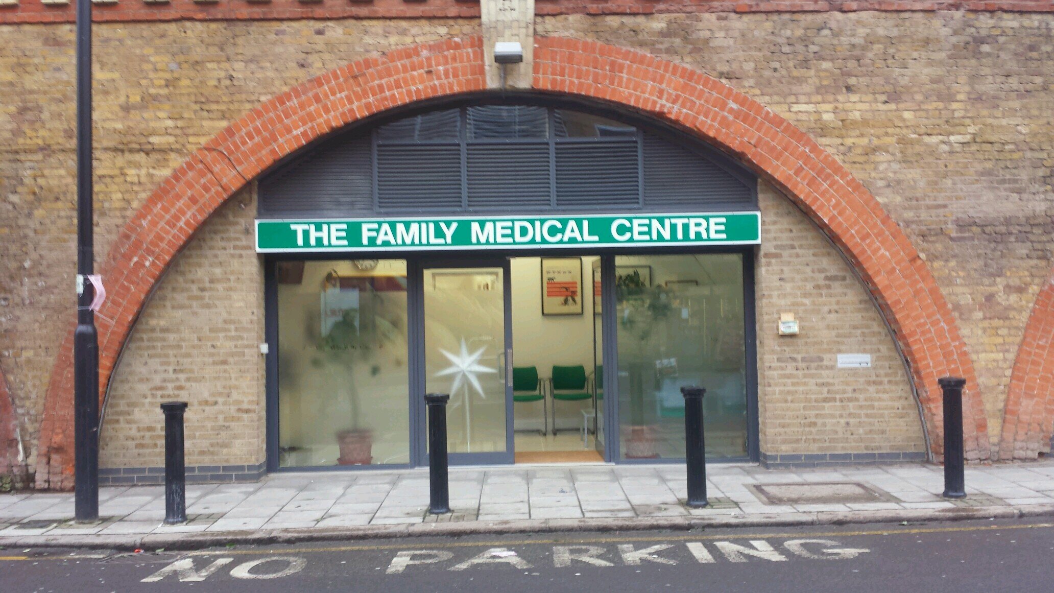 A private medical clinic seeing minor emergencies gp and specialist patients. screening, travel vaccines, botox, minor cosmetic surgery.
