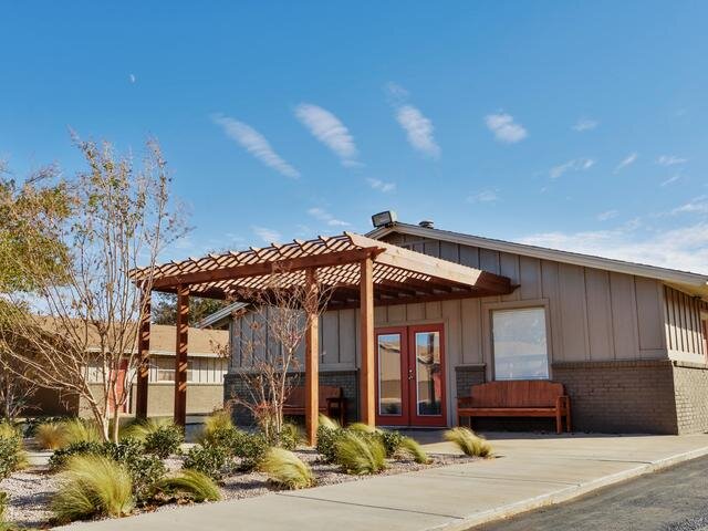 Oak Creek, your next place to live!
New floors, new appliances, and a NEW MANAGEMENT!!