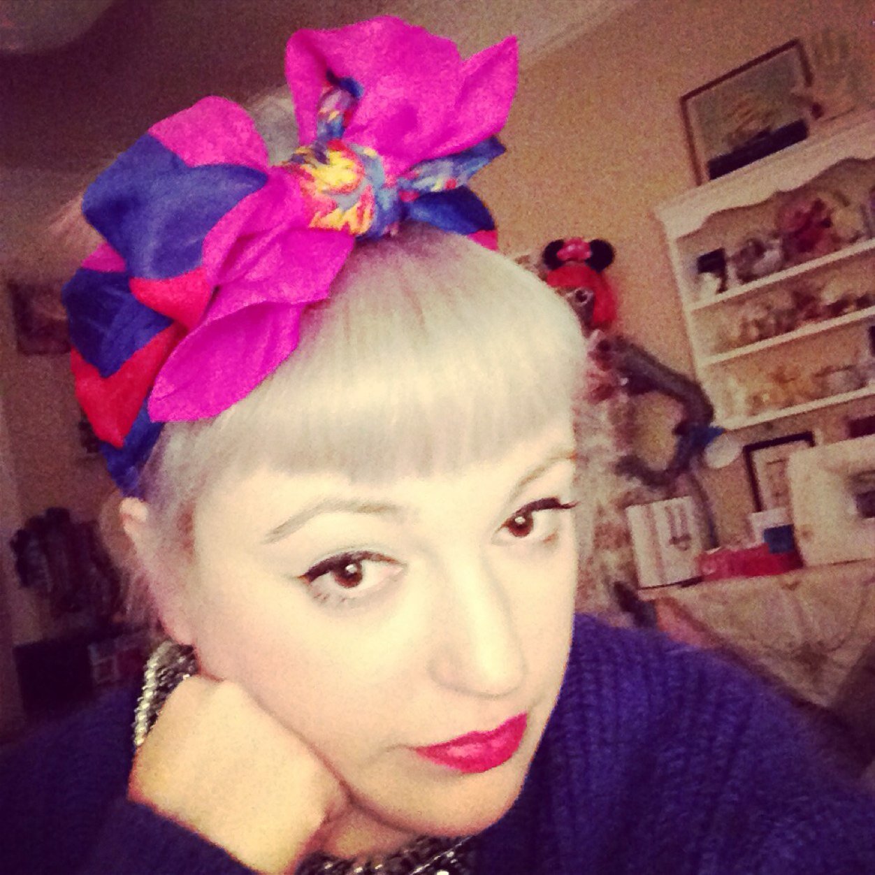 LouHolton's profile picture. 💄KITSCH WITCH ⚰️DRESS HISTORIAN 👗MA in History of Design and Material Culture 🕸