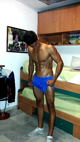 Gabri_46's profile picture. malagueño, pasion por las motos,  estudiante del mundo de los vehiculos , me gusta cuidarme y enamorado de mi mismo :)