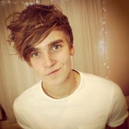 Hello I'm Joseph or Joe or even Dickhead. Youtuber//Thatcher//17