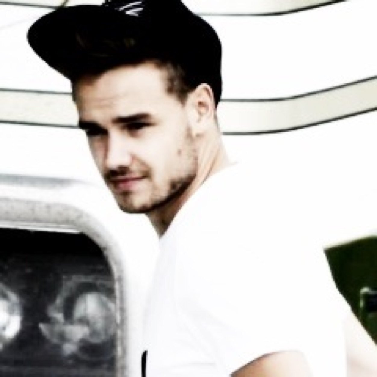 follow @baizeharry or ill unfollow
