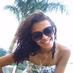 Antes de olhar os meus defeitos causar os meus sapatinhos e ver tudo q  eu ja passei e ainda eu estou de pé minha querida.