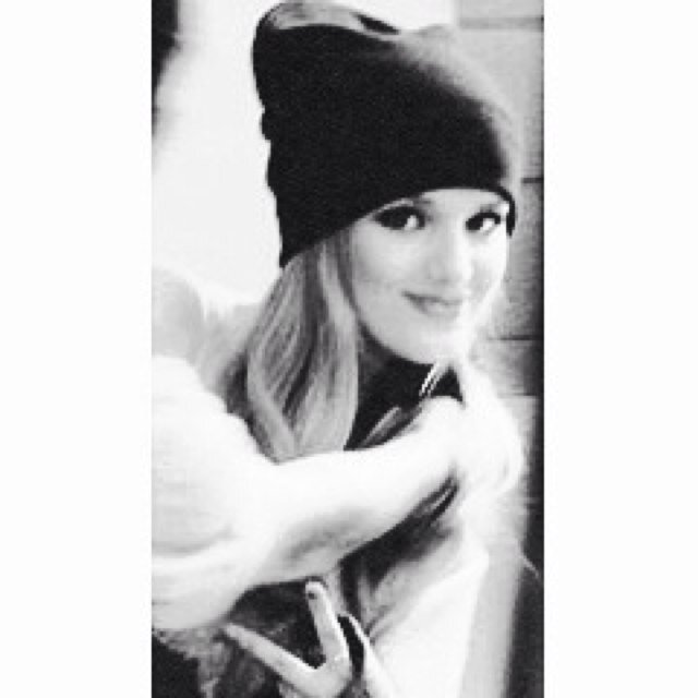 lermannsz's profile picture. sou a @5sosummerz se eu entrar aqui é porque to block