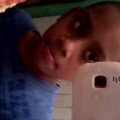 Tenho 11 anos sou um BoyLovatics, BoySmilers, BoySelenator E amo cumer haha'' E quero fazer novos amigos'