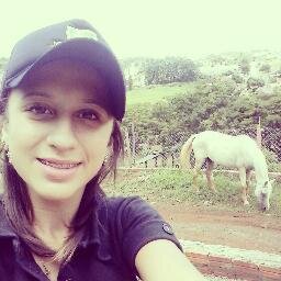 Uma bruta de verdade não é aquela que anda de bota e chapéu todo dia, mas aquela que tem o cavalo como o amor da vida dela..