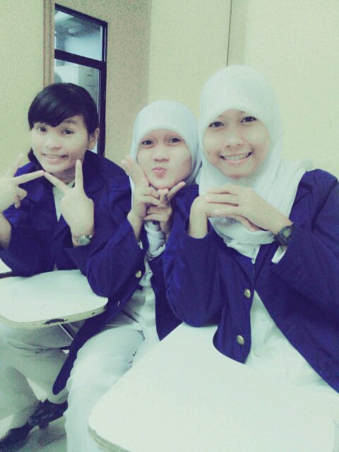 Allah swt♥|family♥|my friends@andikaadina@fitayoon@lilihasrat|Banten Institute Health of Science S1 nurse|SMAN 10 Kab.Tangerang|yunitaameliajelek@yahoo.co.id