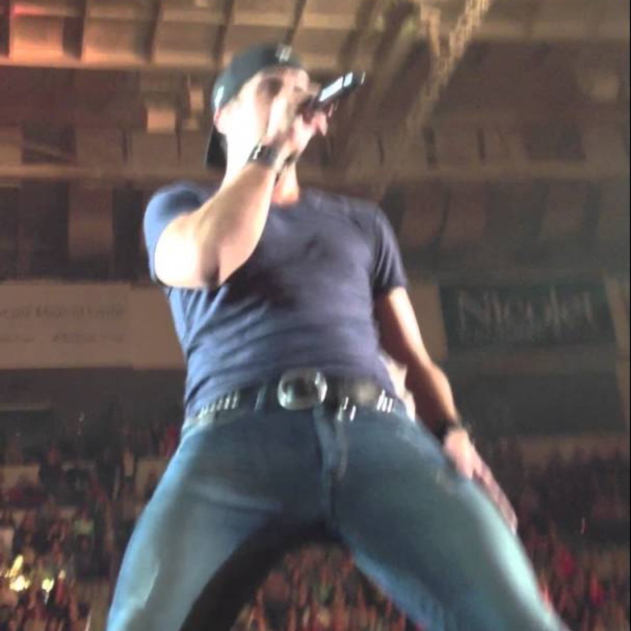 I love Luke Bryan! And any country music artist at that! I ride horses and i live on a farm in Colorado... Colorado doesnt have many country music comcerts!