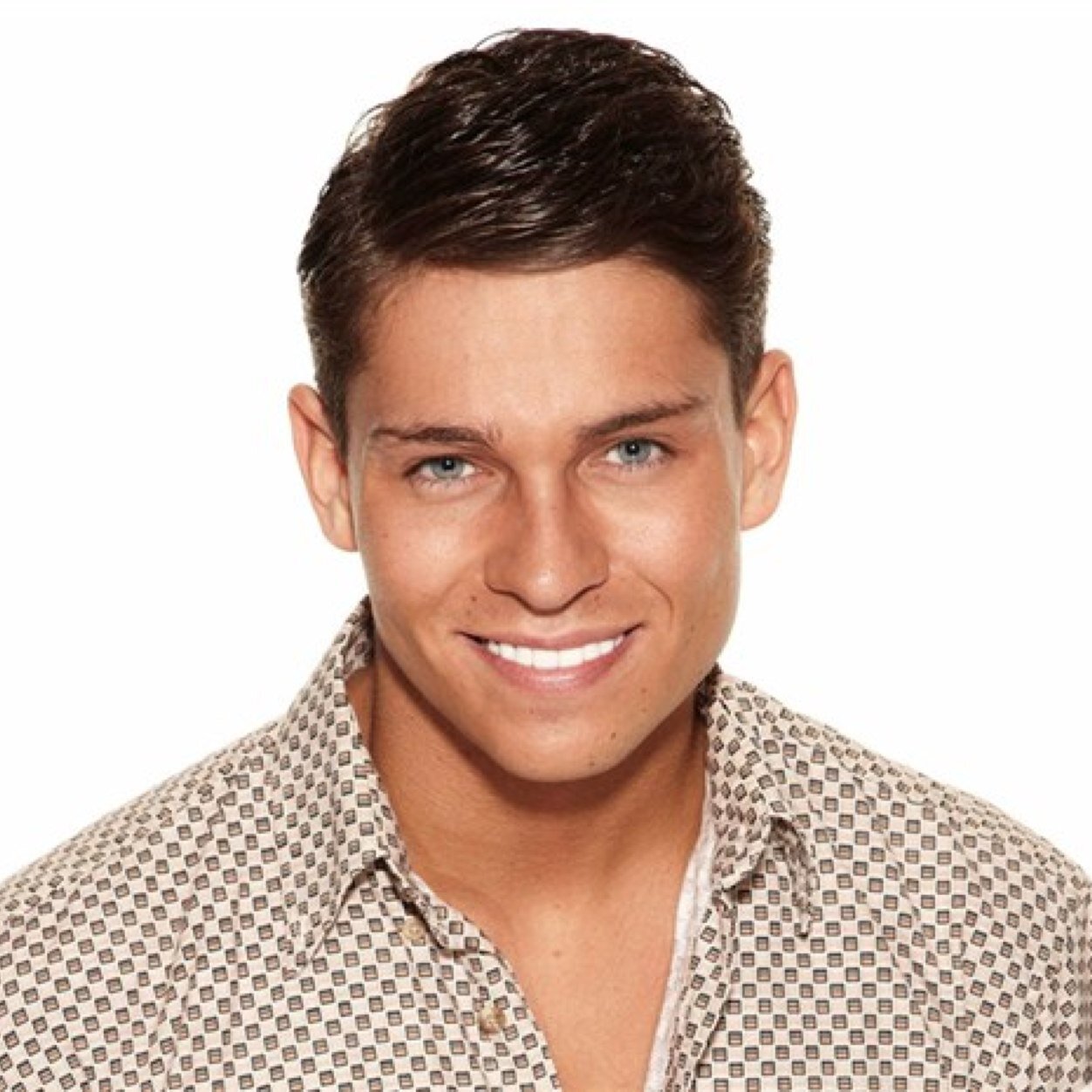 JoeyEssexTeeth's profile picture. White teeth are the right teeth. *PARODY ACCOUNT*