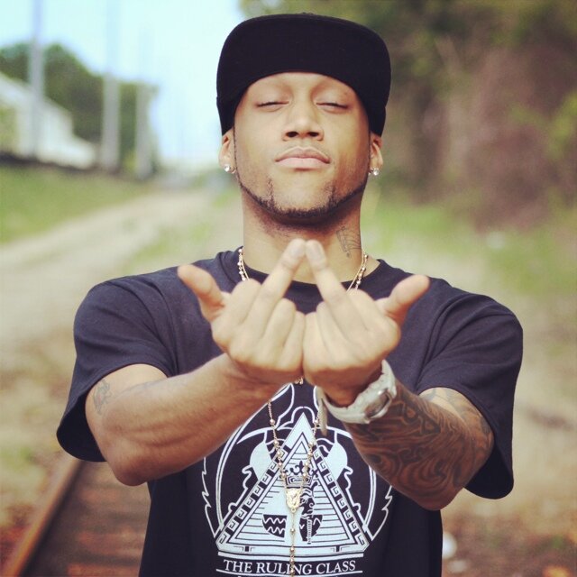 Rûlęr Øf Thē Ñëw Sčhõøl
Uniondale, Long Island NY
Singer/Rapper/Producer #ČRĒÅM
RÇŚMG▲1990
THË RŪLIŃG ÇL▲SŠ x SpåceshipMüsic