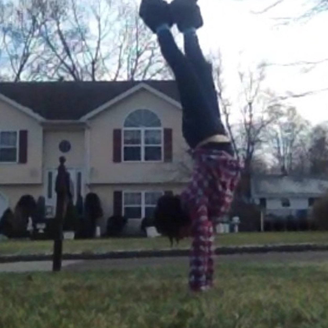 ry827c's profile picture. 